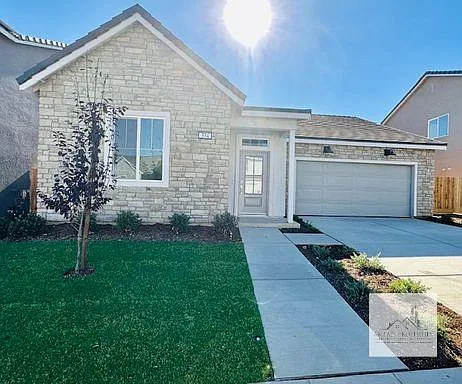 334 Aria Ave S Photo 1