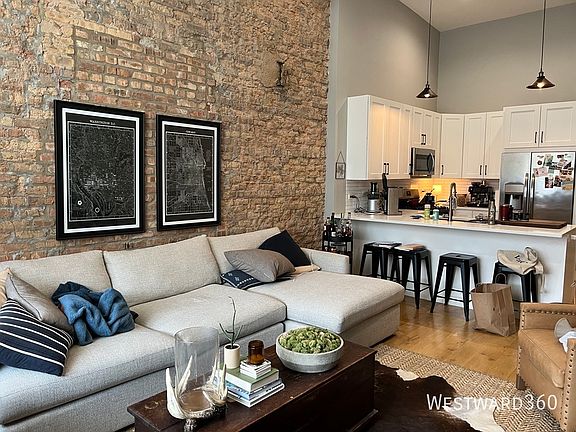 2nd image of 1470 W Webster Ave #203