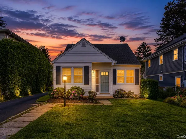 104 Fairfield Avenue, Port Washington, NY 11050