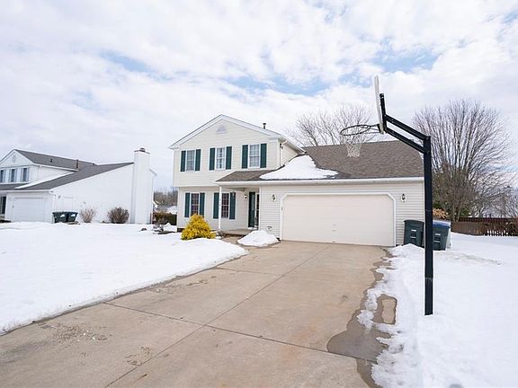 2nd image of 819 Dresden Park Dr