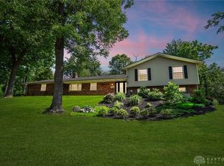 7710 Park Creek Dr, Dayton, OH 45459