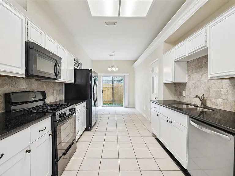 5715 S Magazine Cir — Photo 9