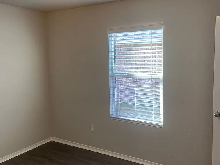 2618 Grand Ln — Photo 16
