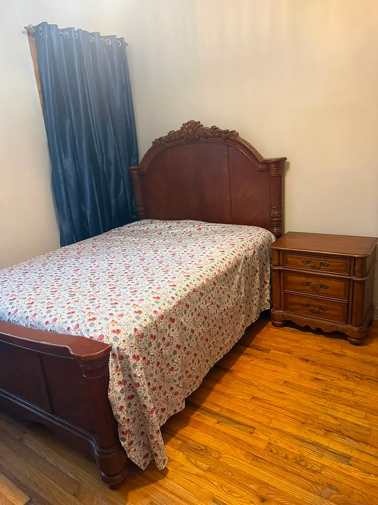 3 bed, $1,000 — Photo 1