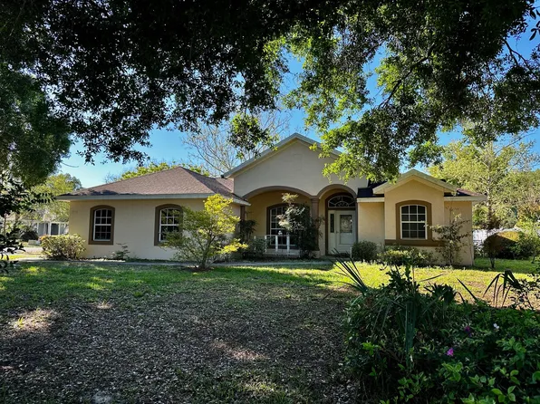 2998 W Beaumont Ln, Eustis, FL 32726