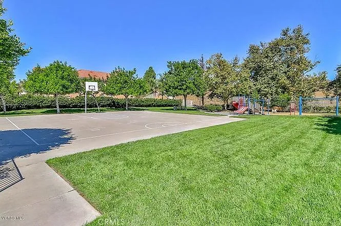 15464 Borges Dr — Photo 73