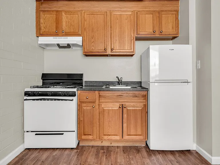 Elton Studio Suites — Photo 39