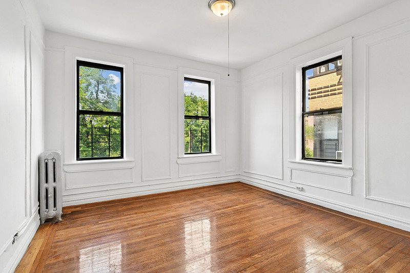 1st image of 810 W 183rd St APT 4B