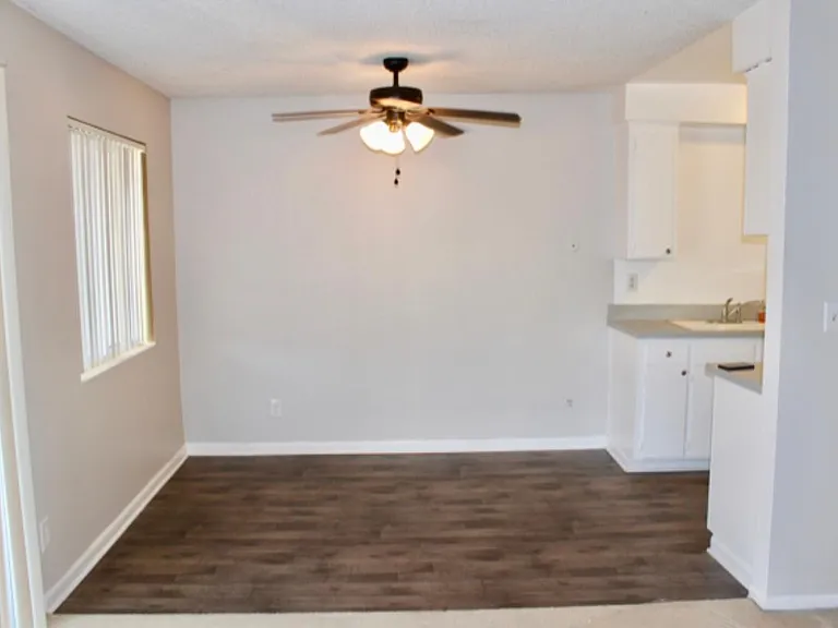 Dining Area w Ceiling Fan.