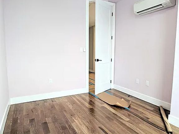 5th image of 1424 Hancock St APT 3B