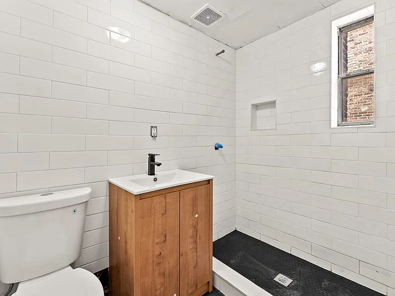 96 Graham Ave #1B — Photo 15