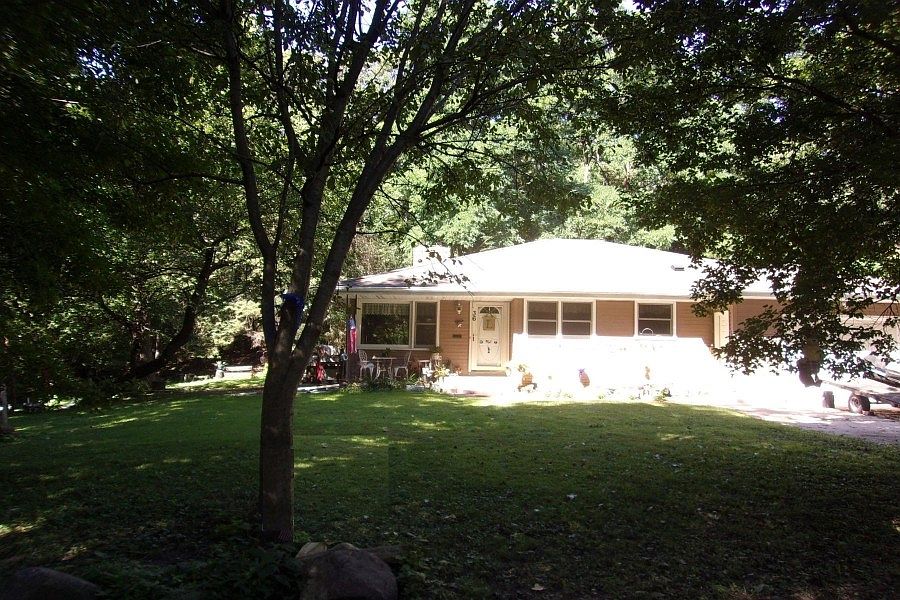 1st image of 36 Washburn Ave S