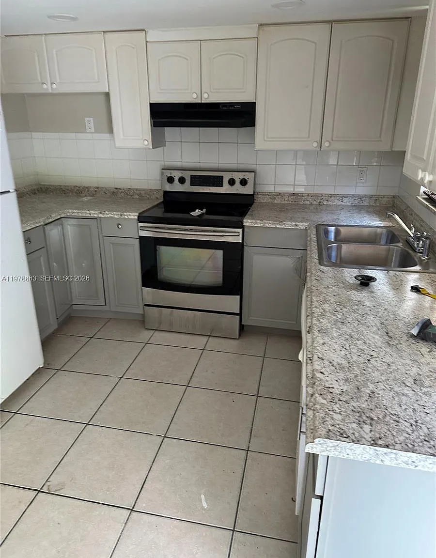Royal Oaks Townhouse 8 Co — Photo 1