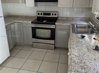 5223 NW 27th St #9B, Fort Lauderdale, FL 33313