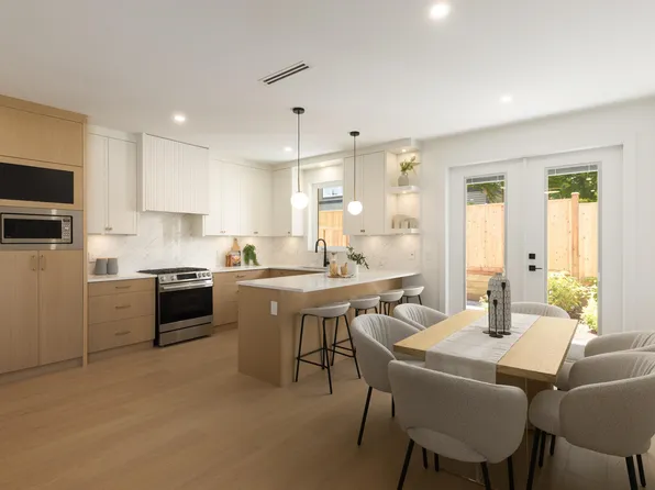 6525 Dufferin Ave #4, Burnaby, BC V5H 3T2