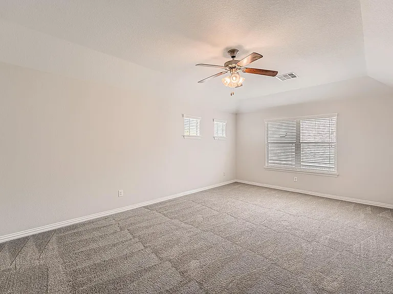 2416 Lynx Ct — Photo 10