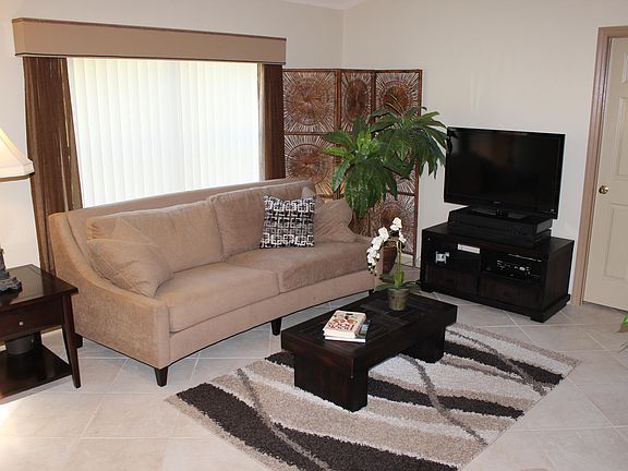 3rd image of 272 SE Ray Avenue
