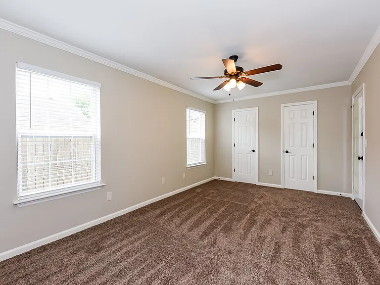 3932 Rock Creek Dr — Photo 7