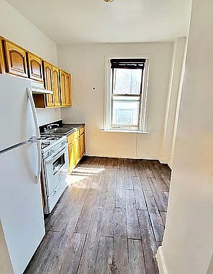 1st image of 430 E 22nd St #51