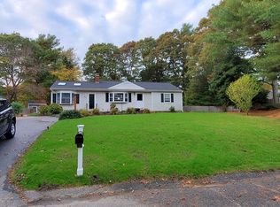 27 Limerick Ct, Centerville, MA 02632