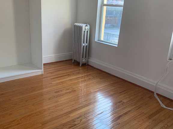 5th image of 2969 Voorhies Ave