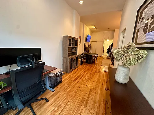 Rented by Building Equity Real Estate LLC | media 8