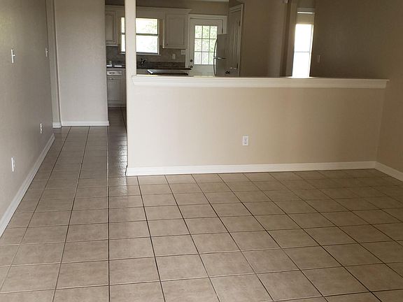 2nd image of 2001 Treasure Oaks Dr