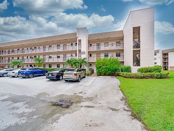 4th image of 10220 NW 30th Ct APT 311