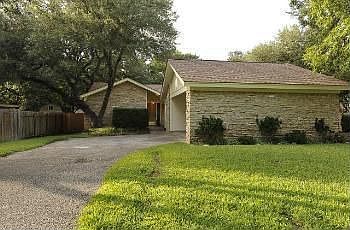 1st image of 9418 Shady Oaks Dr