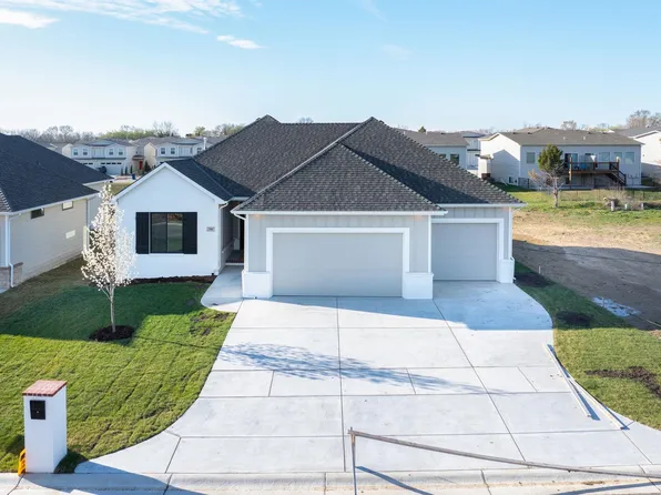 341 N Jackson Heights Ct, Wichita, KS 67206