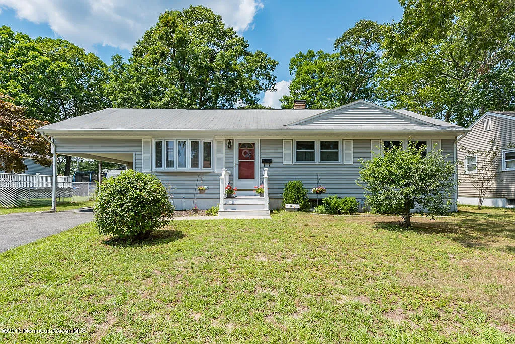 101 Crescent Dr photo 1