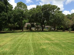 2009 Hughes Rd, Dickinson, TX 77539