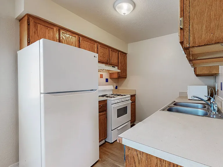 8000 Grand Avenue NE — Photo 7