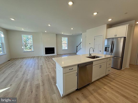 2nd image of 724 Aldora Dr #111
