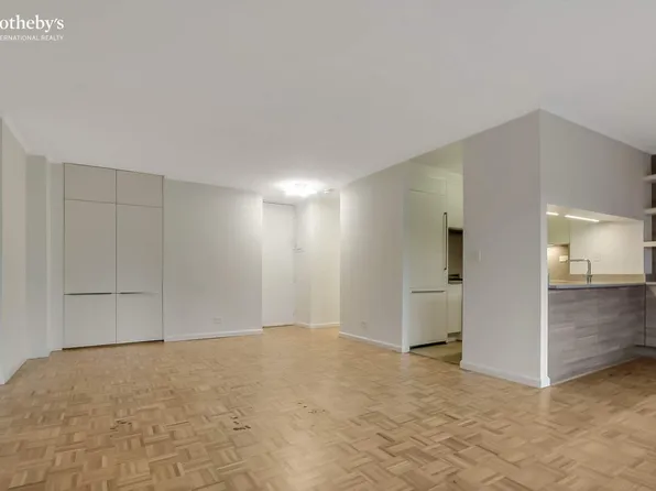 161 West 61st Street image 14 of 23