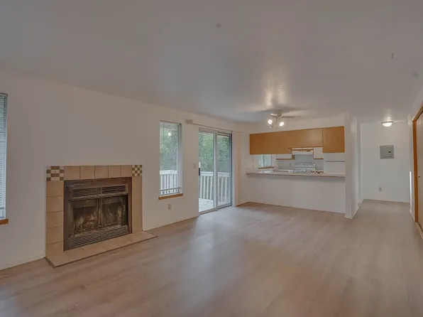 16022 36th Ave W APT C, Lynnwood, WA 98087