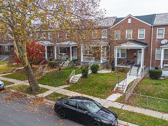 3rd image of 3716 Columbus Dr