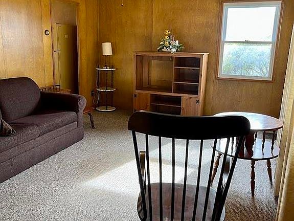 2nd image of 909 James Garrard Dr