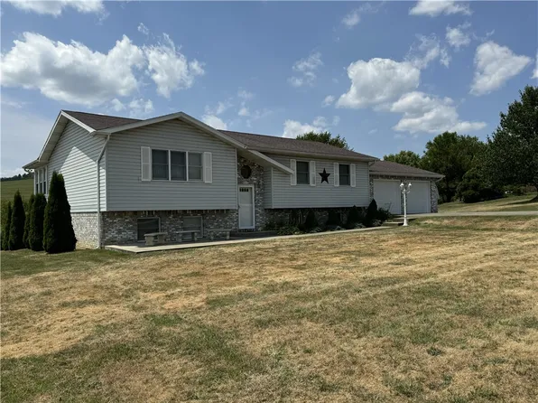 193 Duck Pond Rd, Connellsville, PA 15425