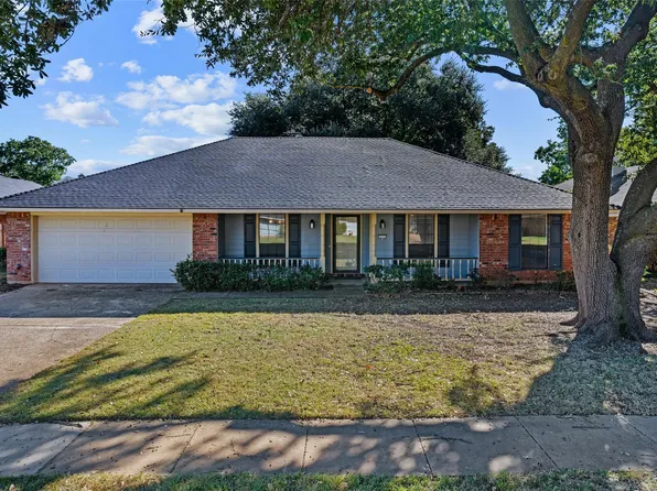 412 Summit Dr, Bossier City, LA 71111