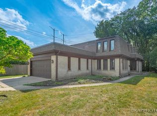911 Manor Dr, Wilmette, IL 60091