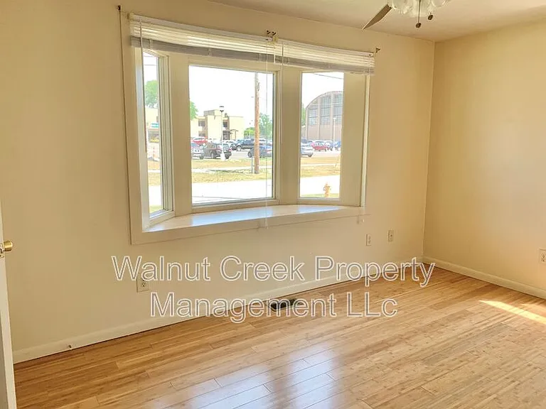 215 W Lorain St #DOWN — Photo 6