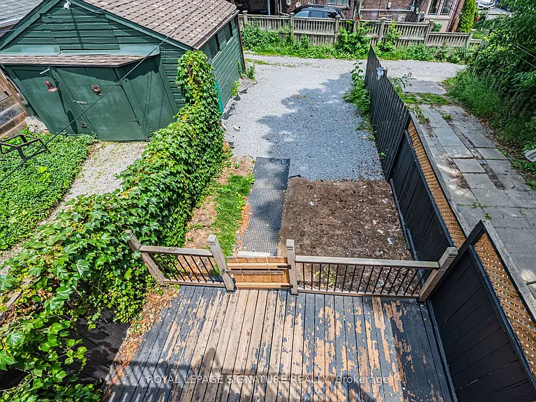 573 Coxwell Ave — Photo 24