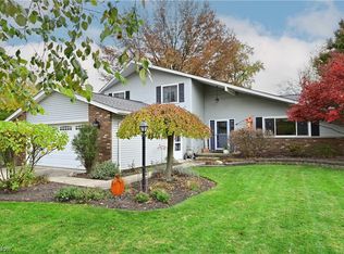 27277 Marcie Ln, North Olmsted, OH 44070