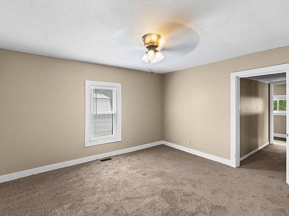 4th image of 345 Sandcut Rd