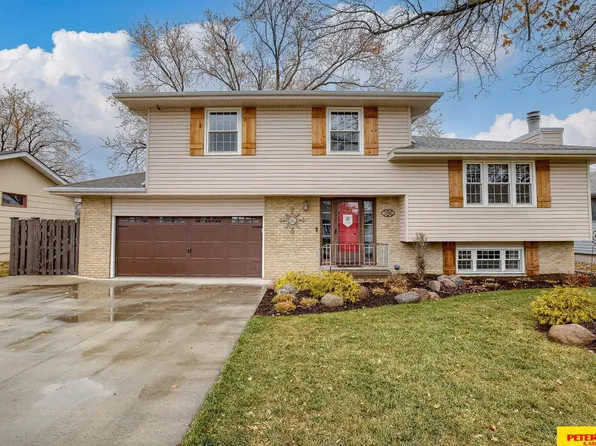 1402 W Dakota St, Fremont, NE 68025