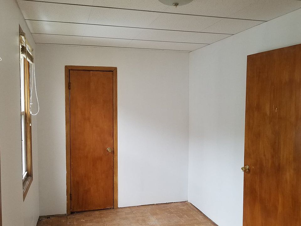 1st image of 1260 W 67th St