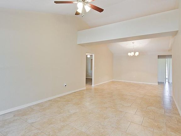 5th image of 6028 Doe Cir E