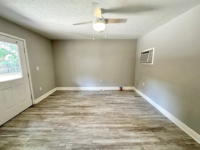 1 bed, 400 sqft, $1,395 — Photo 4