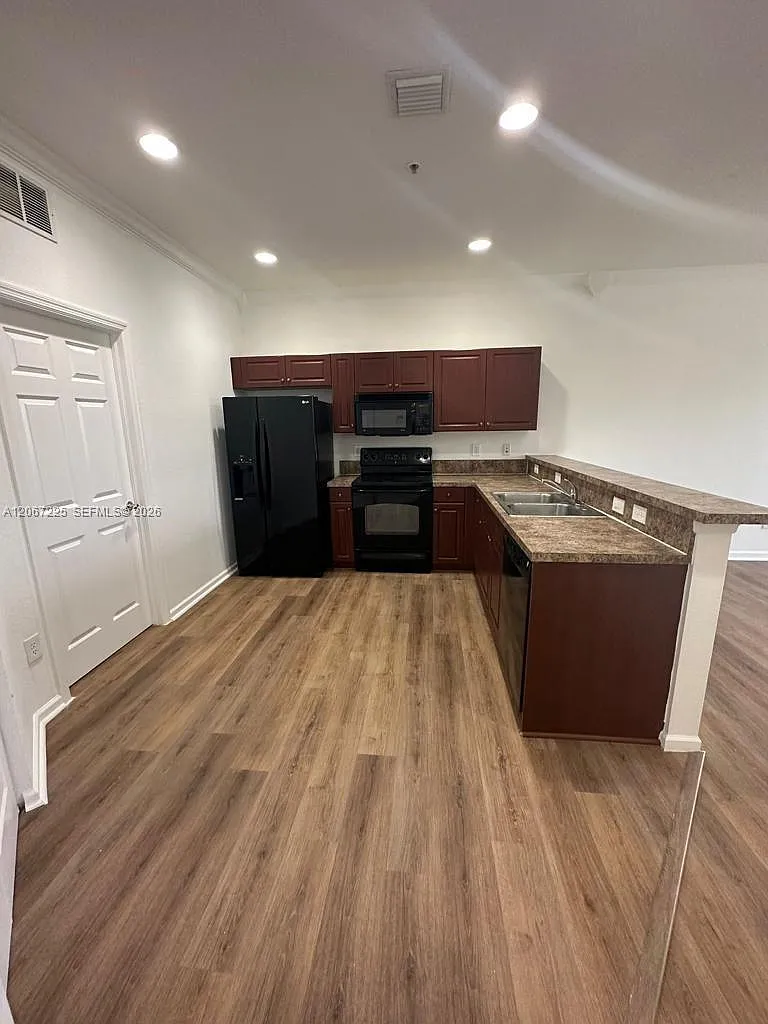 Marsh Harbour 4 Condo — Photo 2